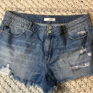 KanCan  Women's Light Blue Ripped Jean Shorts 3xl